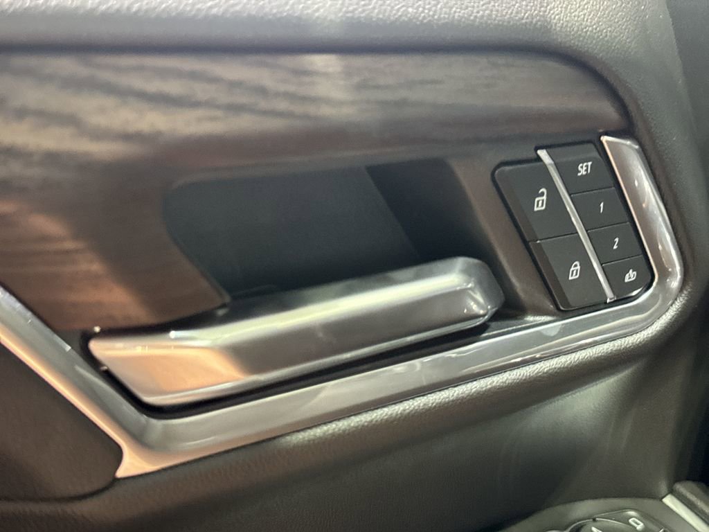 New 2025 GMC Sierra 2500 SLT w/ SLT Convenience Package image 38