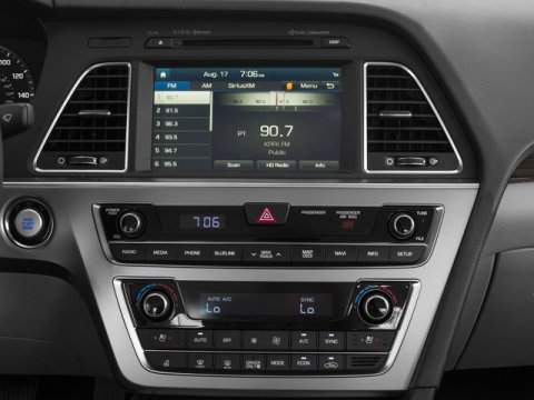 Used 2016 Hyundai Sonata Plug-In Hybrid image 10