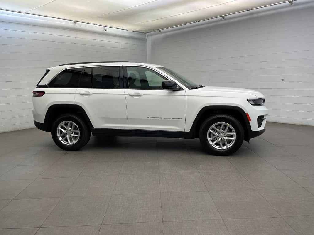 New 2026 Jeep Grand Cherokee Laredo X AWD/4WD image 2