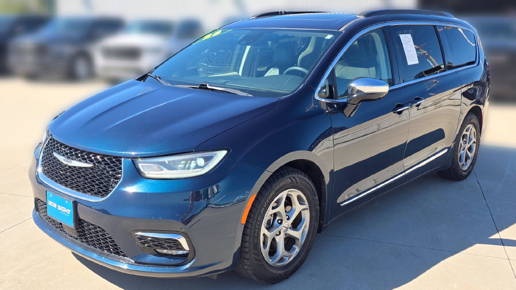 Used 2023 Chrysler Pacifica Limited