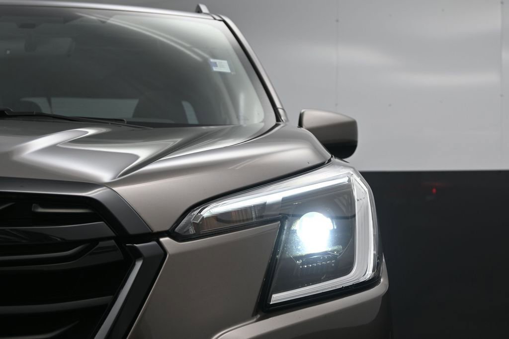 Used 2023 Subaru Forester Premium AWD/4WD image 12