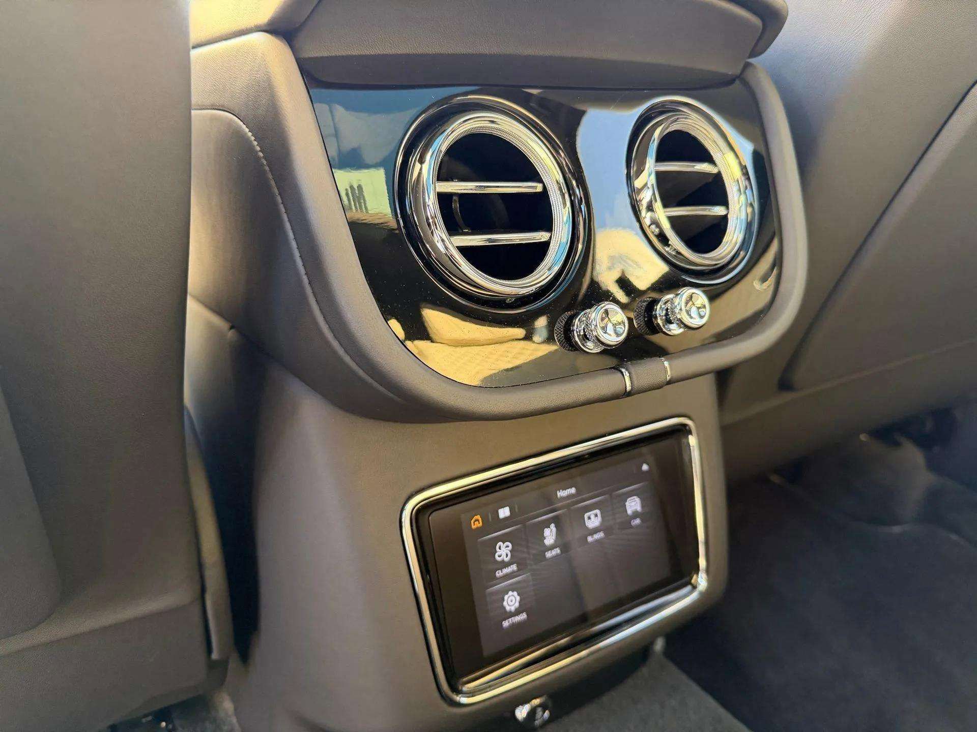 Certified 2022 Bentley Bentayga image 21