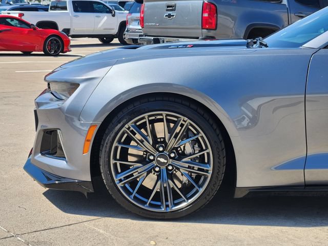 Used 2019 Chevrolet Camaro ZL1 RWD image 16