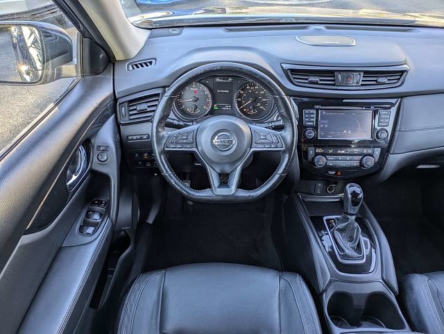 Used 2017 Nissan Rogue SL w/ SL Premium Package AWD/4WD image 16