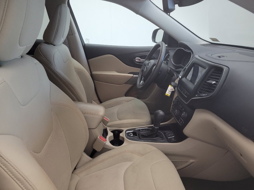 Used 2021 Jeep Cherokee Latitude w/ Mobile Office Group FWD image 21
