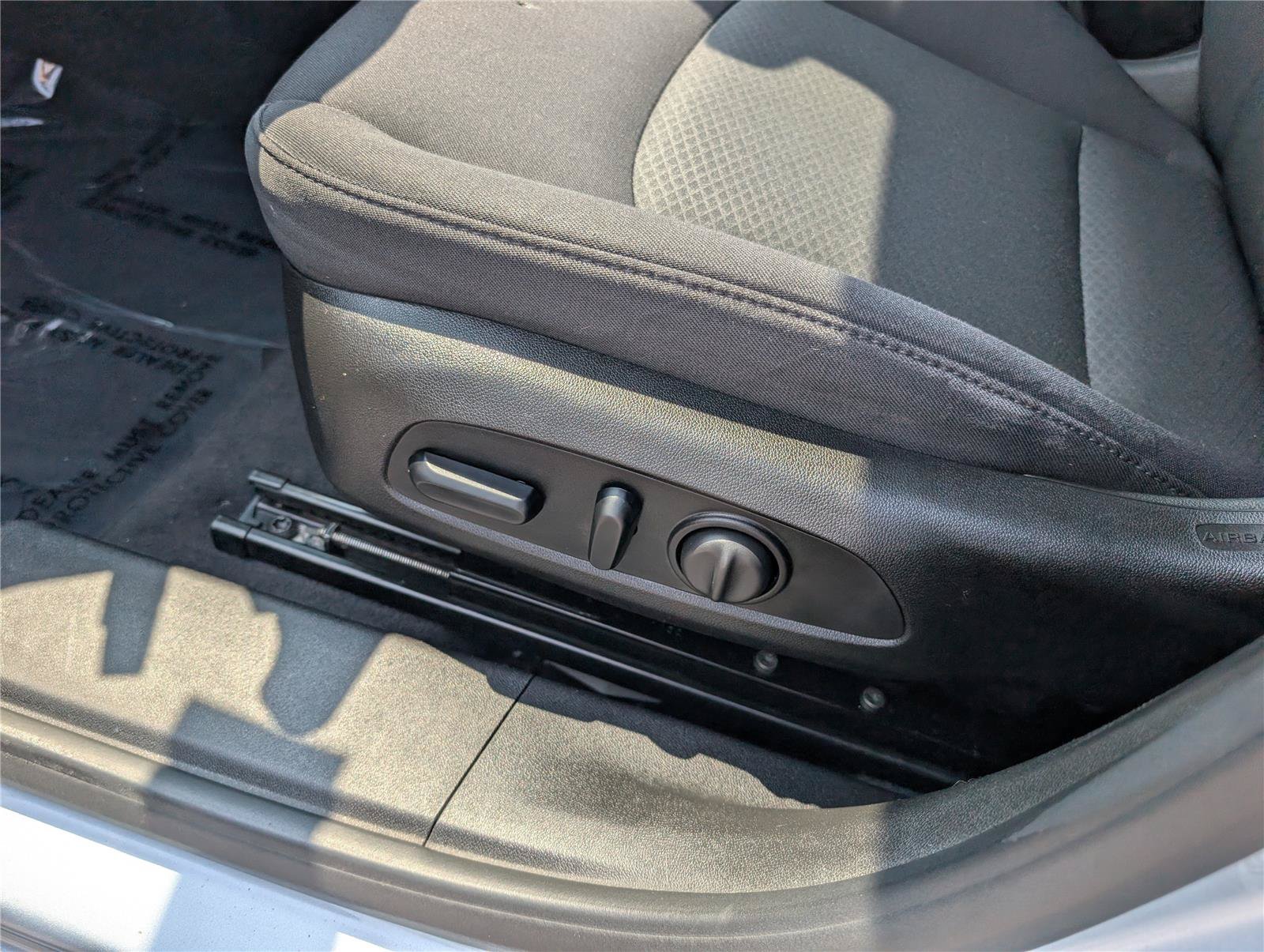 Used 2017 Chevrolet Malibu LT FWD image 20