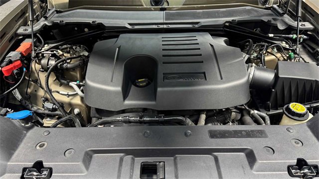 Used 2020 Land Rover Defender 110 SE image 38