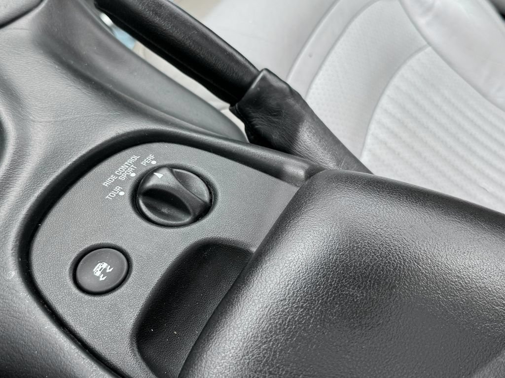 Used 1999 Chevrolet Corvette Coupe RWD image 23