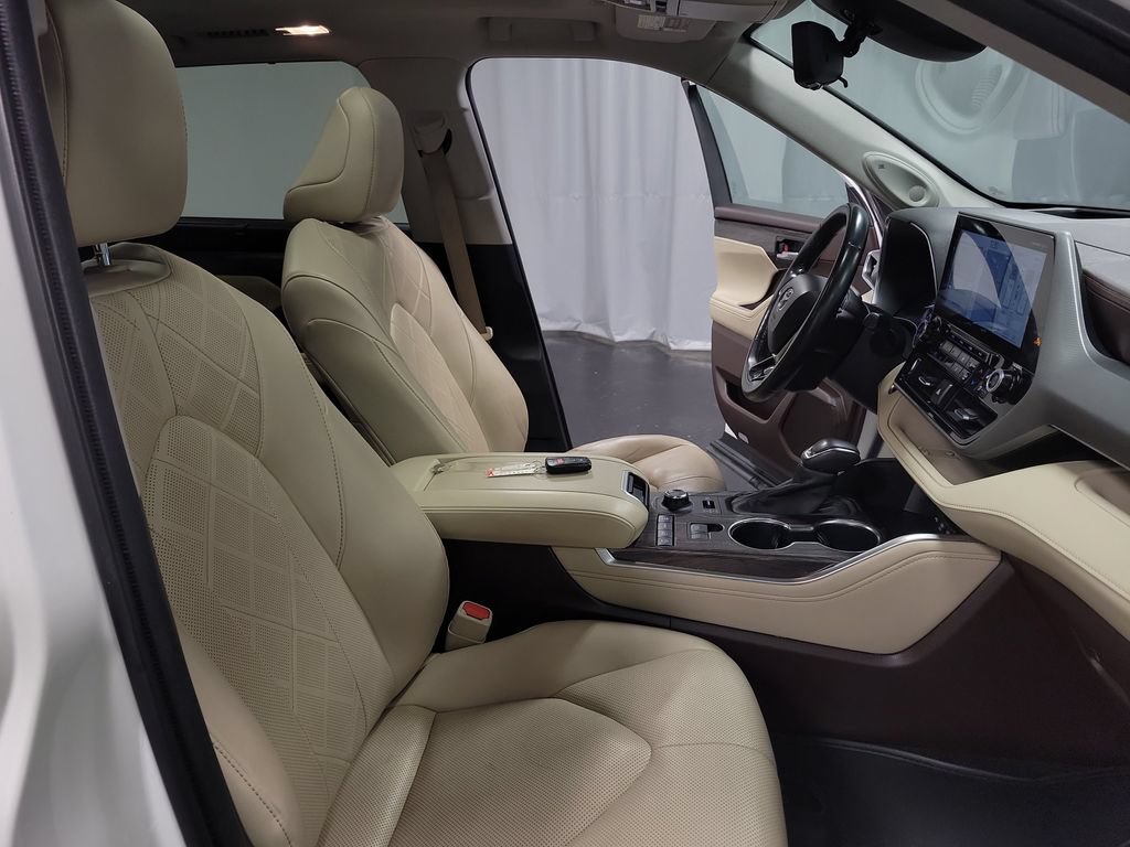 Used 2020 Toyota Highlander Platinum AWD/4WD image 34