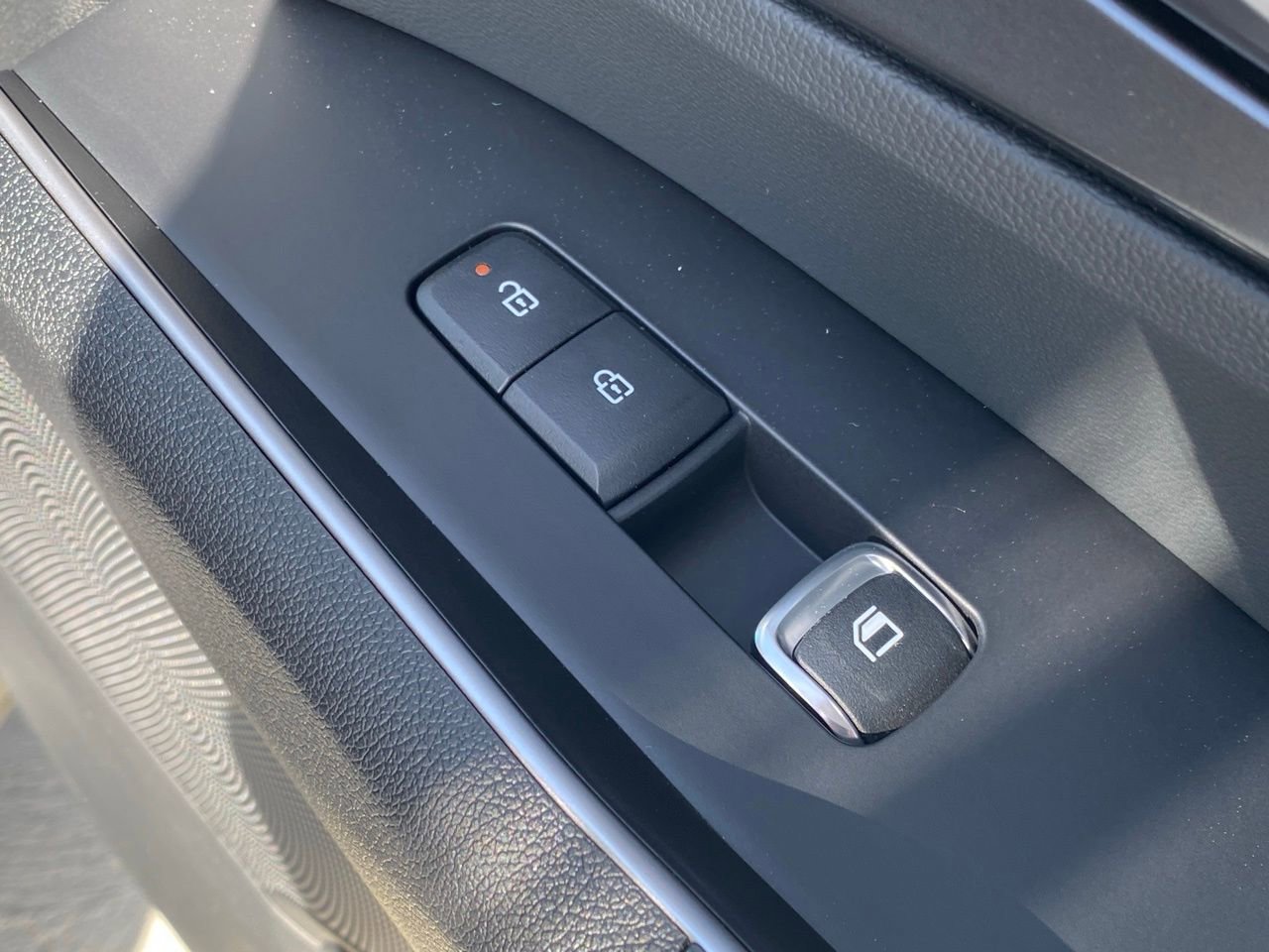 New 2026 Kia Sorento LX FWD image 25
