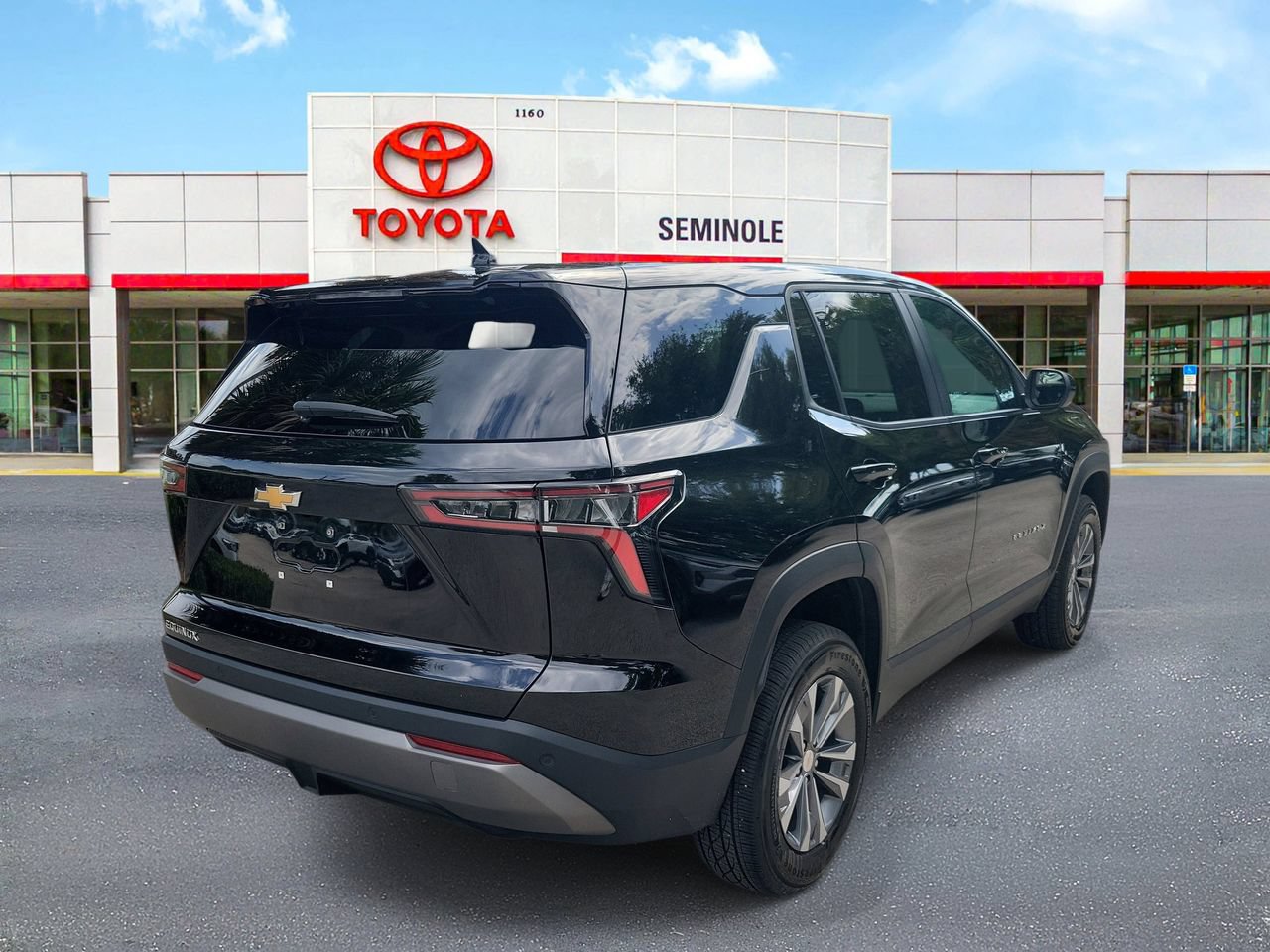 Used 2026 Chevrolet Equinox LT FWD image 3