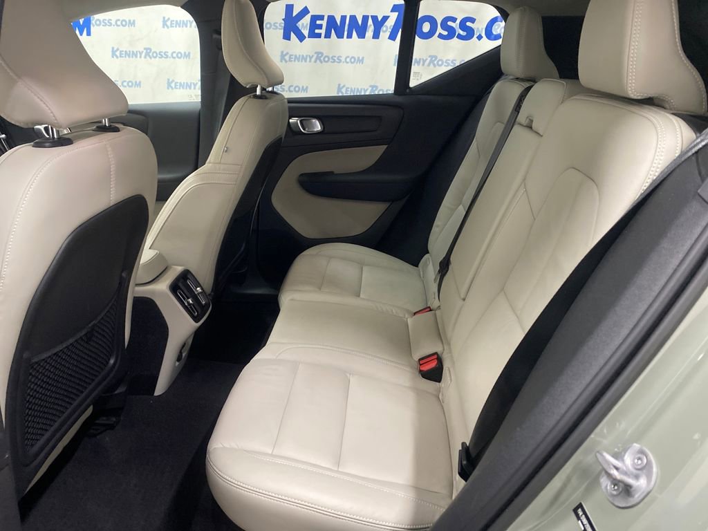 Used 2023 Volvo XC40 B5 Plus w/ Driver Assist Package AWD/4WD image 13