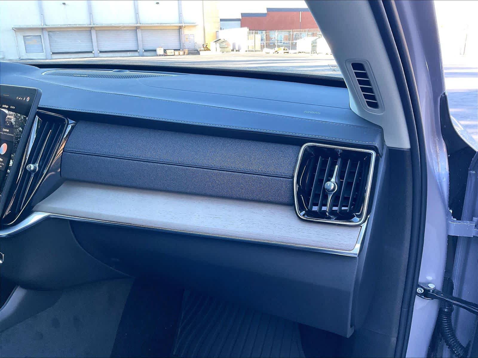 New 2027 Volvo XC90 B5 Plus AWD/4WD image 29