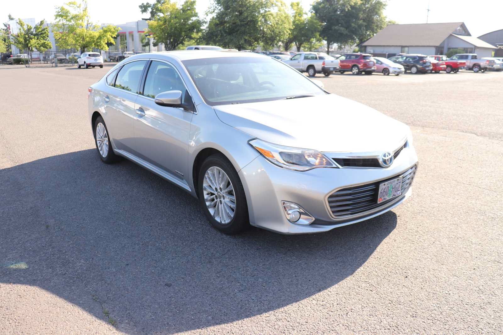 Used 2015 Toyota Avalon XLE Touring FWD image 3