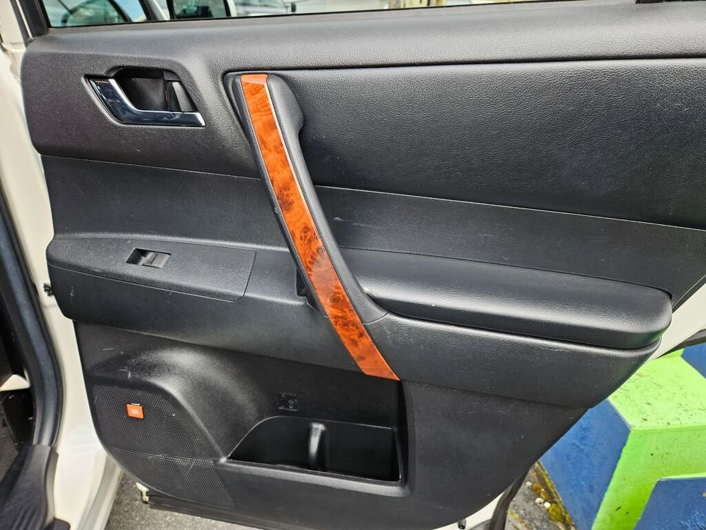 Used 2013 Toyota Highlander Limited image 16