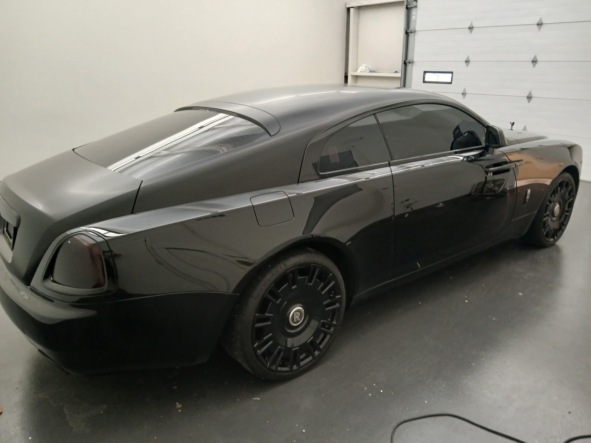 Used 2018 Rolls-Royce Wraith RWD image 2