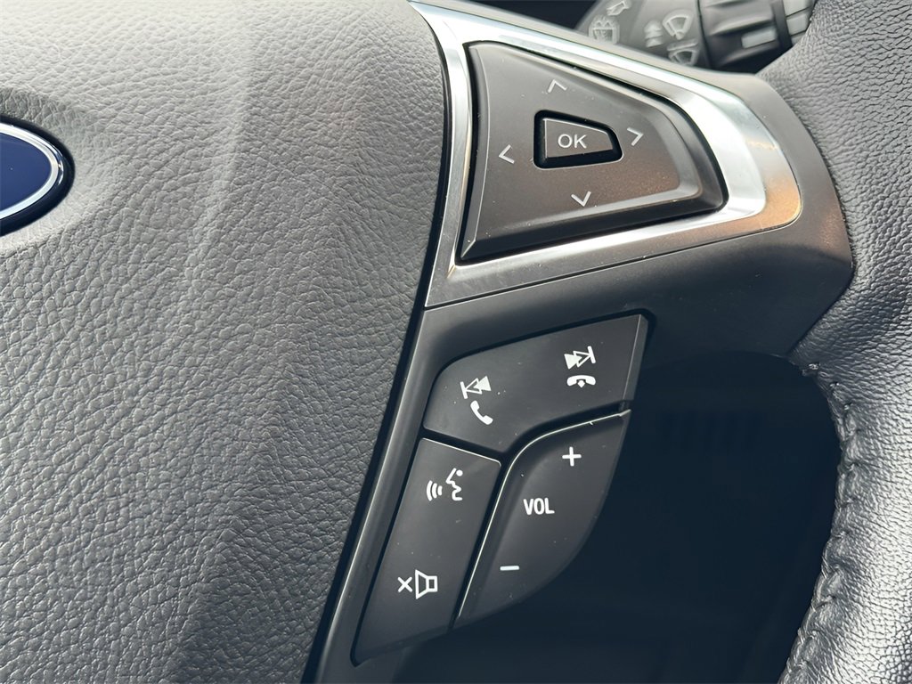 Used 2023 Ford Edge SEL image 9