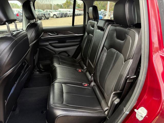 Certified 2023 Jeep Grand Cherokee Limited AWD/4WD image 13