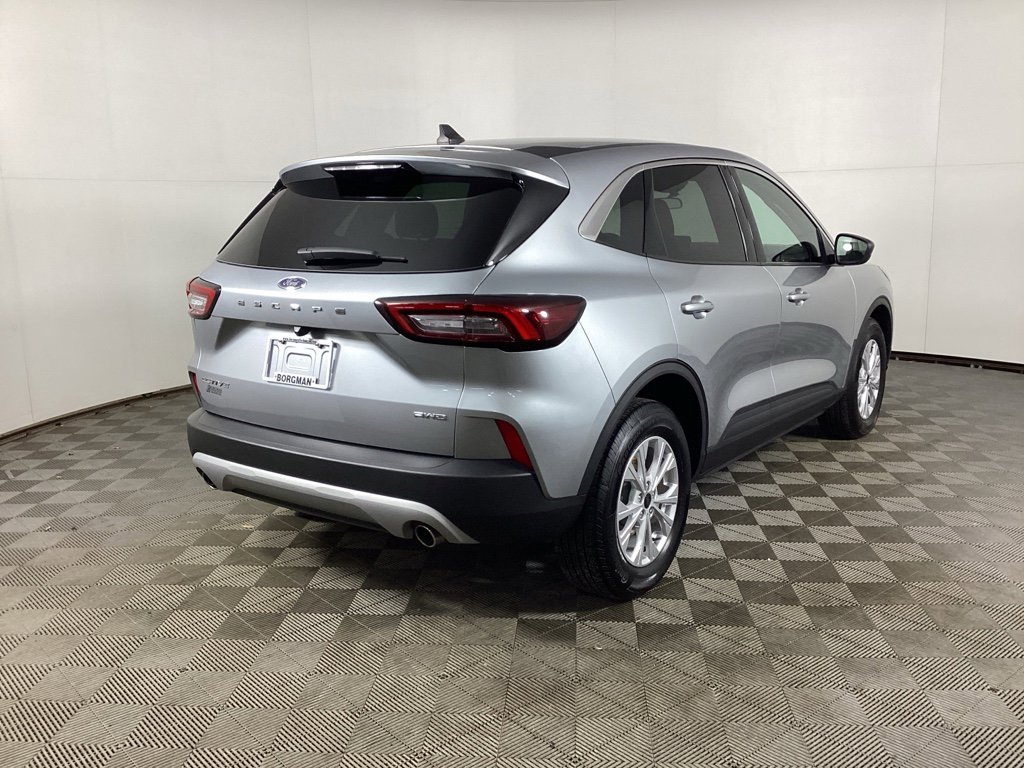 Used 2023 Ford Escape Active image 2