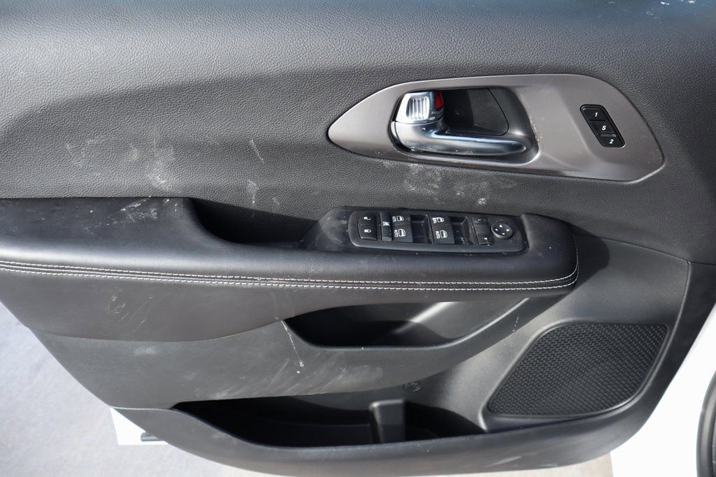 New 2026 Chrysler Pacifica Select FWD image 15