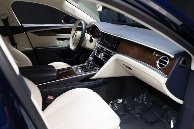 Used 2021 Bentley Flying Spur W12 image 56