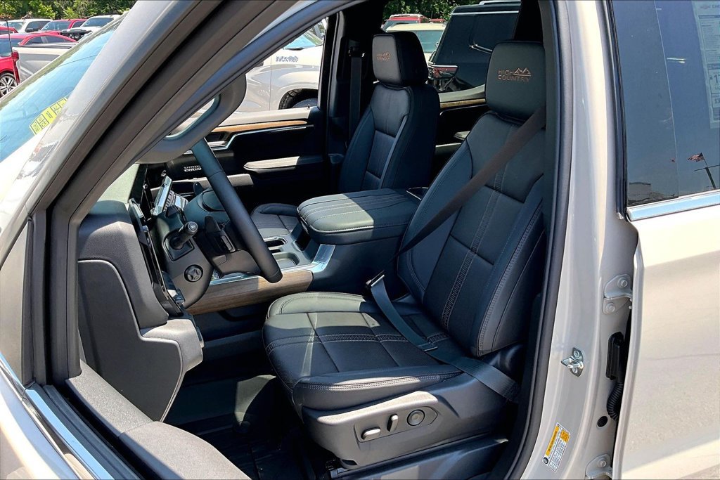 New 2026 Chevrolet Silverado 1500 High Country AWD/4WD image 9