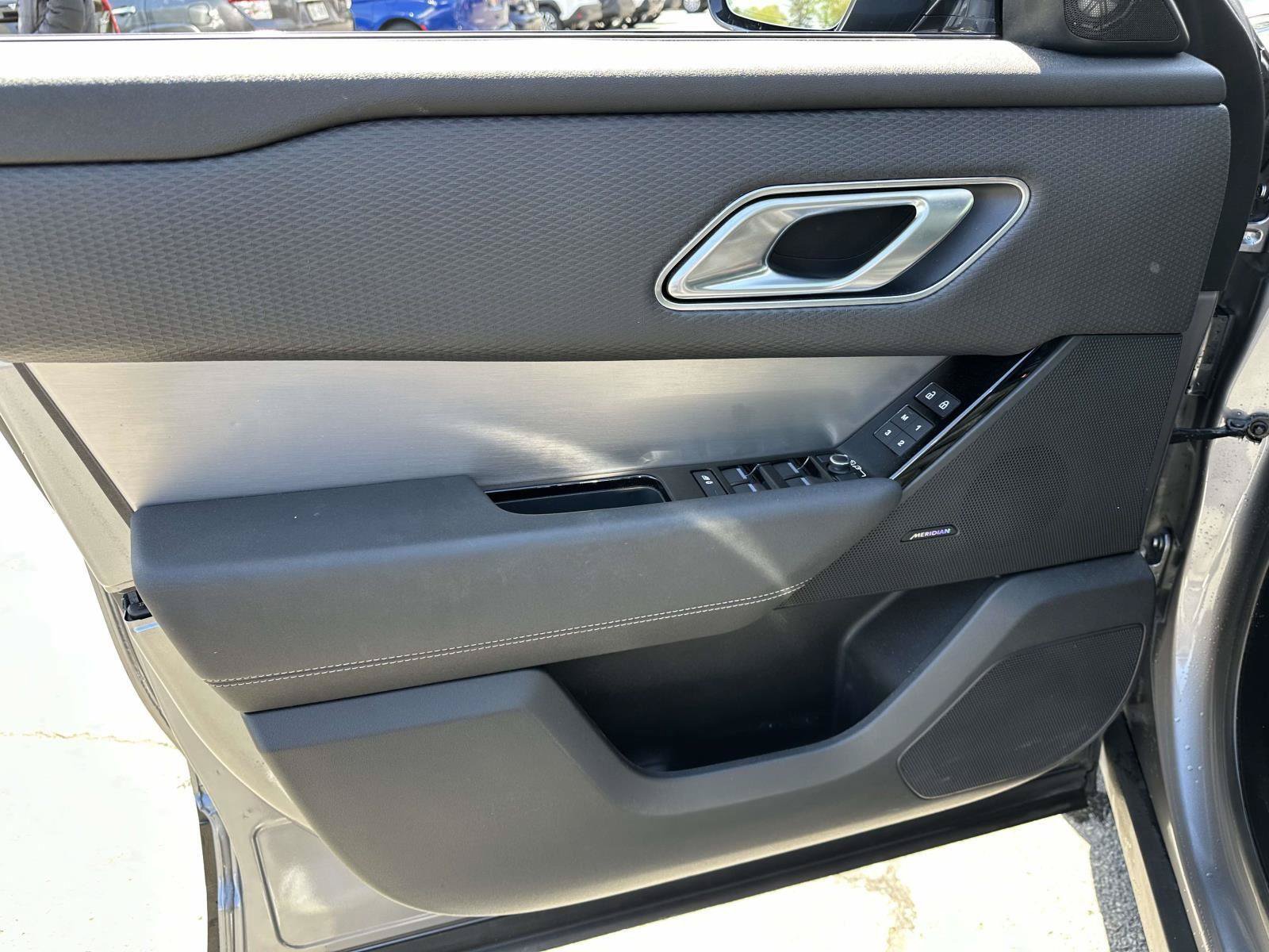 Used 2023 Land Rover Range Rover Velar R-Dynamic S AWD/4WD image 20
