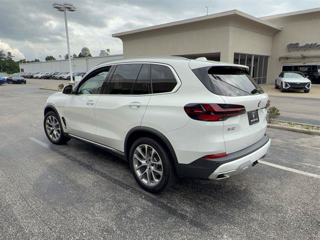Used 2024 BMW X5 xDrive40i w/ Premium Package AWD/4WD image 6