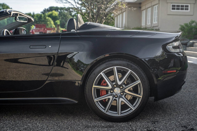 Used 2015 Aston Martin V8 Vantage GT RWD image 5