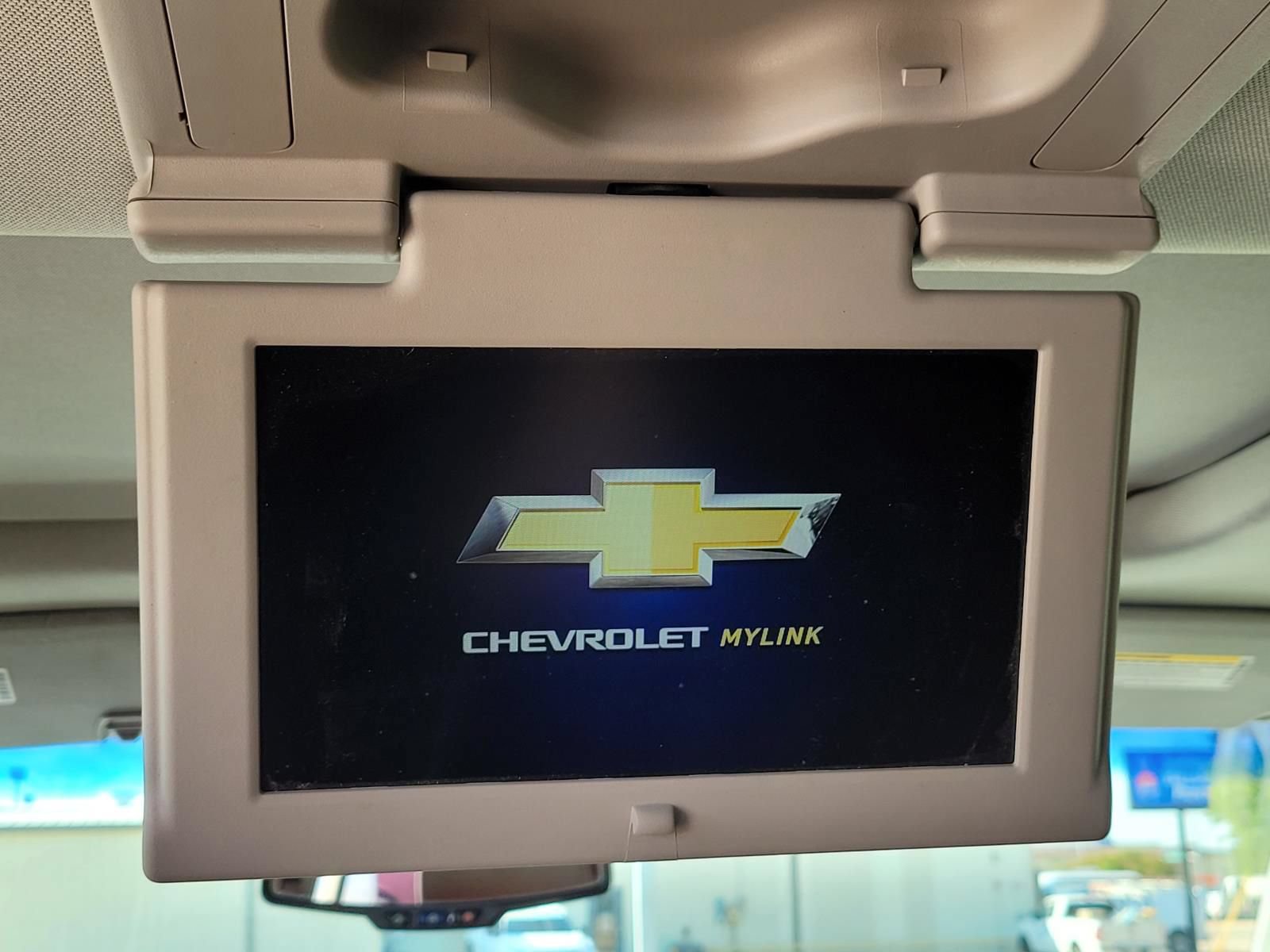 Used 2019 Chevrolet Suburban Premier w/ Premier Plus Edition RWD image 23