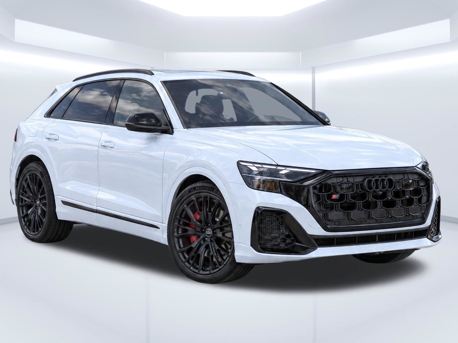Used 2026 Audi SQ8 Premium Plus w/ S Sport Package AWD/4WD image 2
