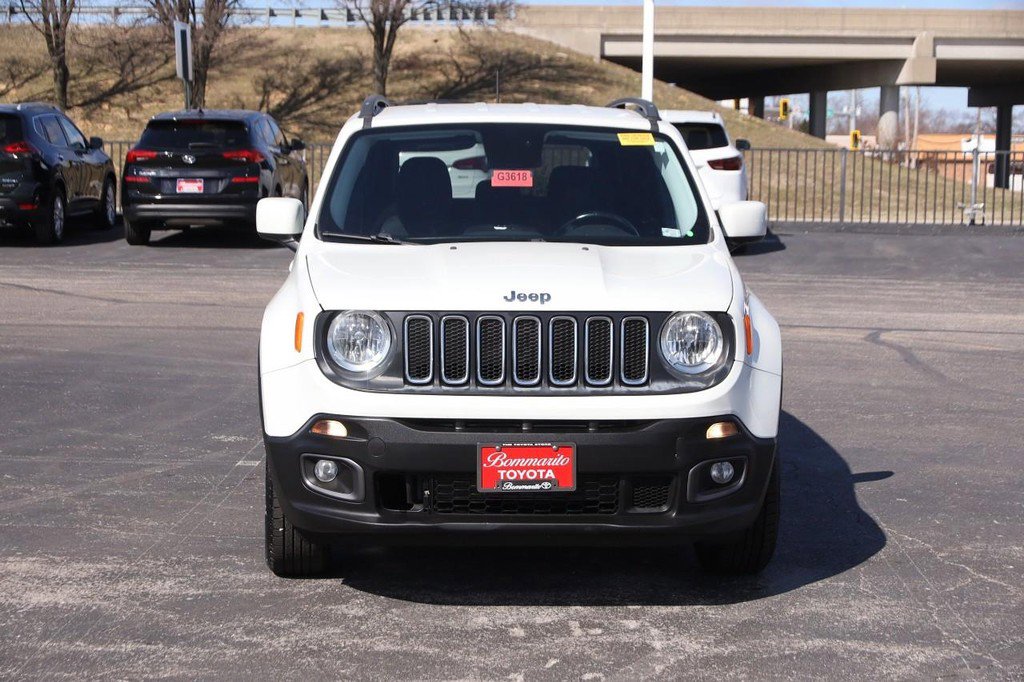 Used 2017 Jeep Renegade Latitude image 4
