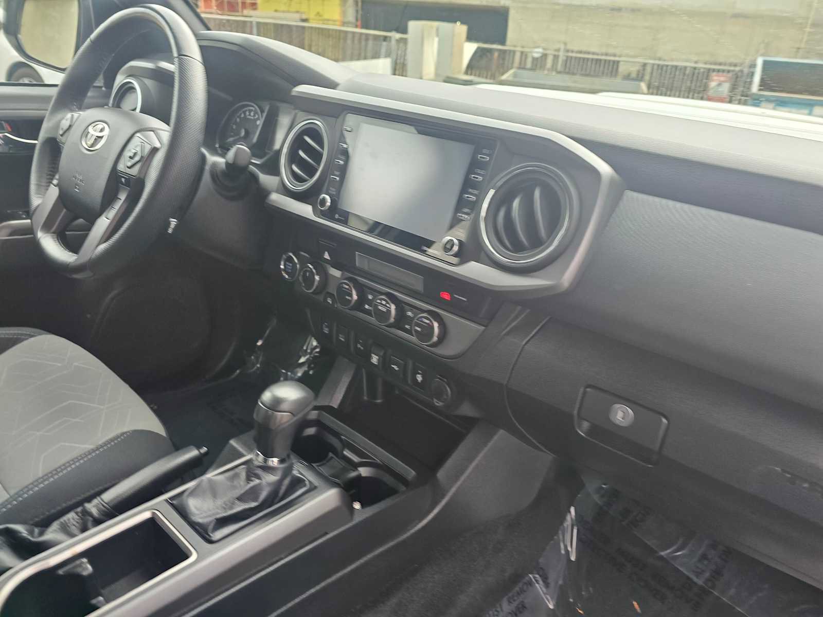 Used 2022 Toyota Tacoma TRD Sport w/ Technology Package image 12