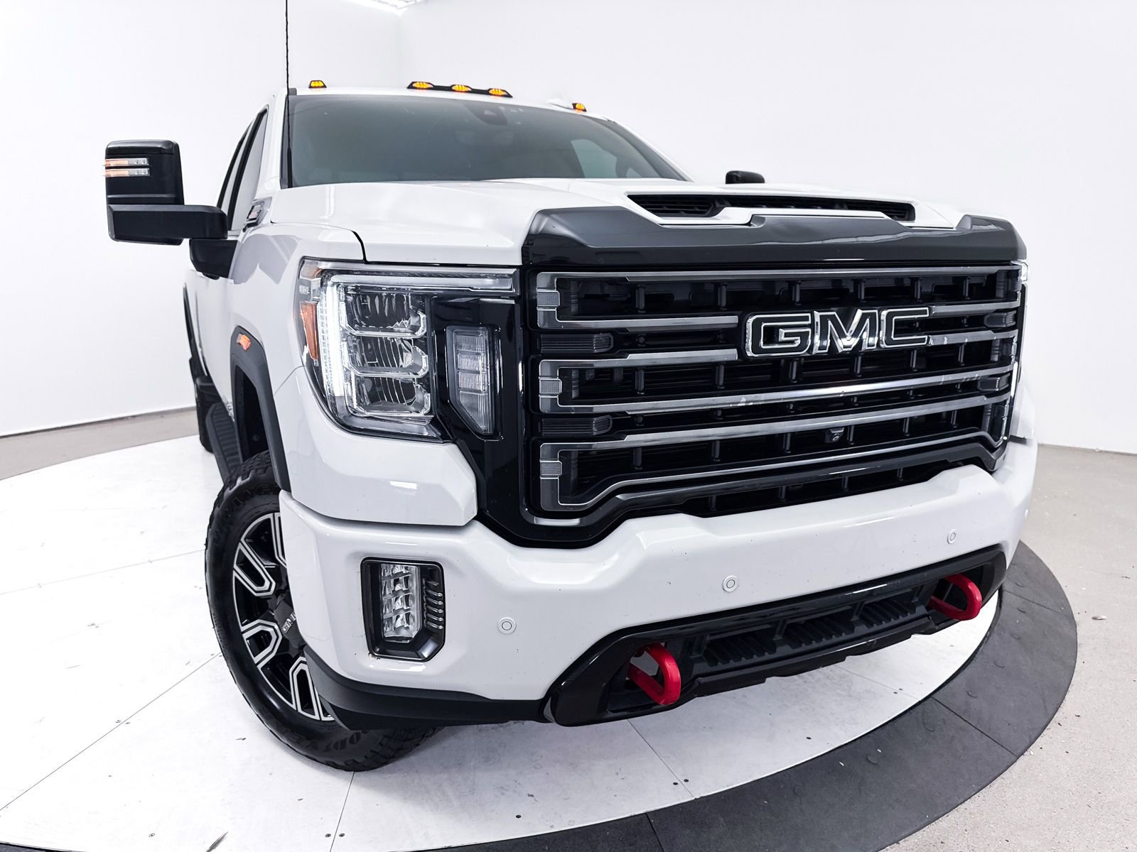 Used 2021 GMC Sierra 2500 AT4 w/ AT4 Premium Plus Package image 8