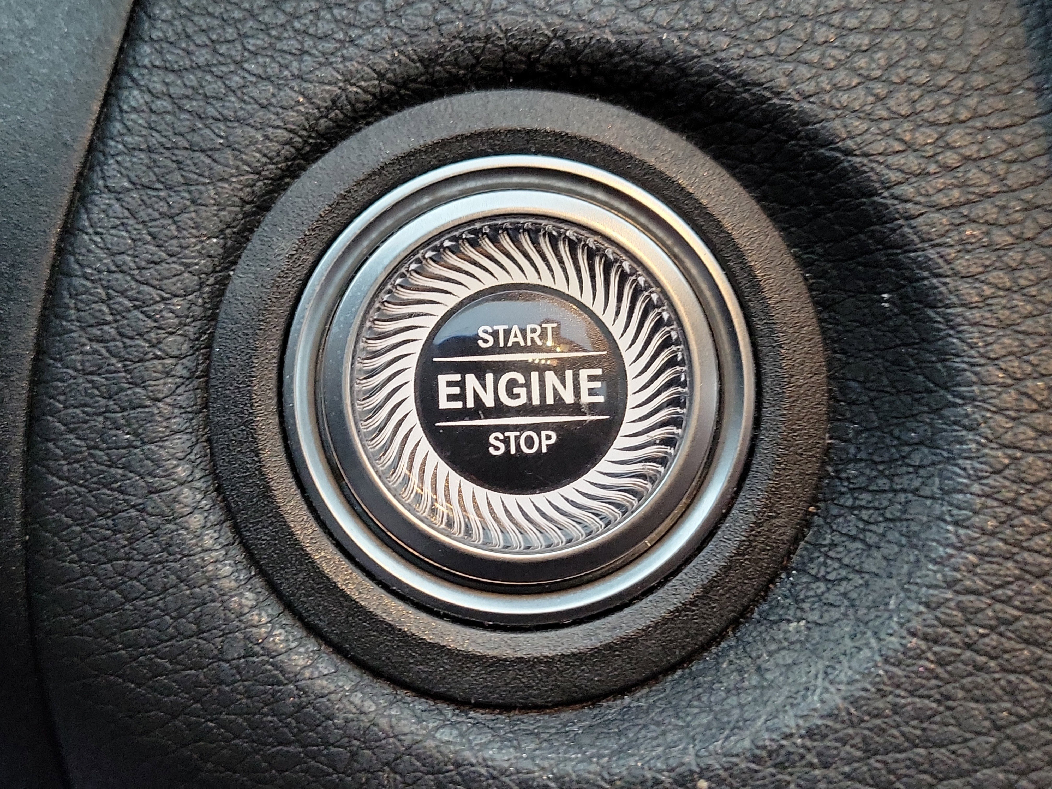 Used 2019 Mercedes-Benz C 300 4MATIC Sedan image 34