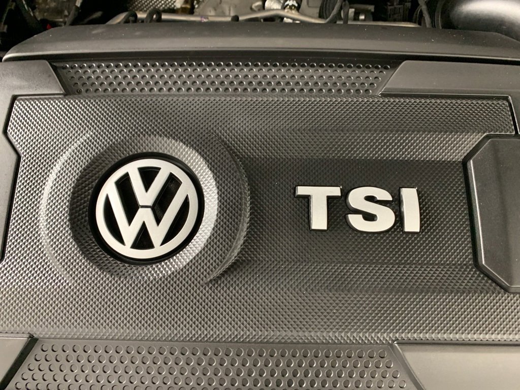 Used 2020 Volkswagen GTI SE image 41