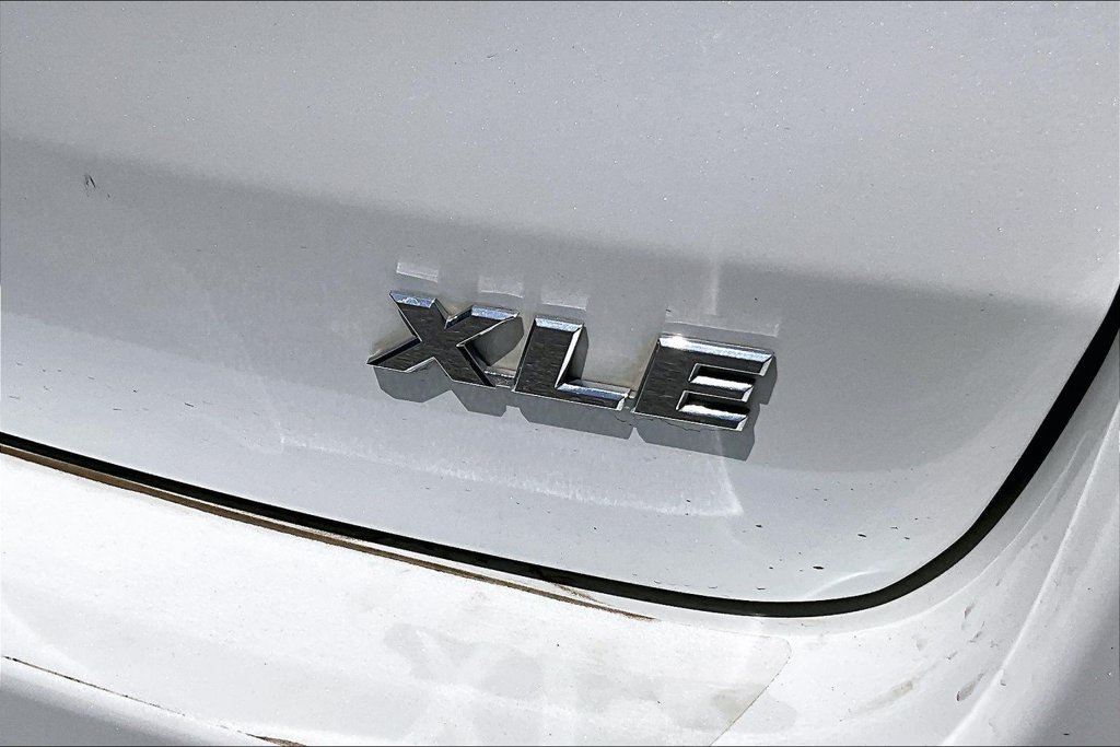 Used 2019 Toyota Highlander XLE AWD/4WD image 24