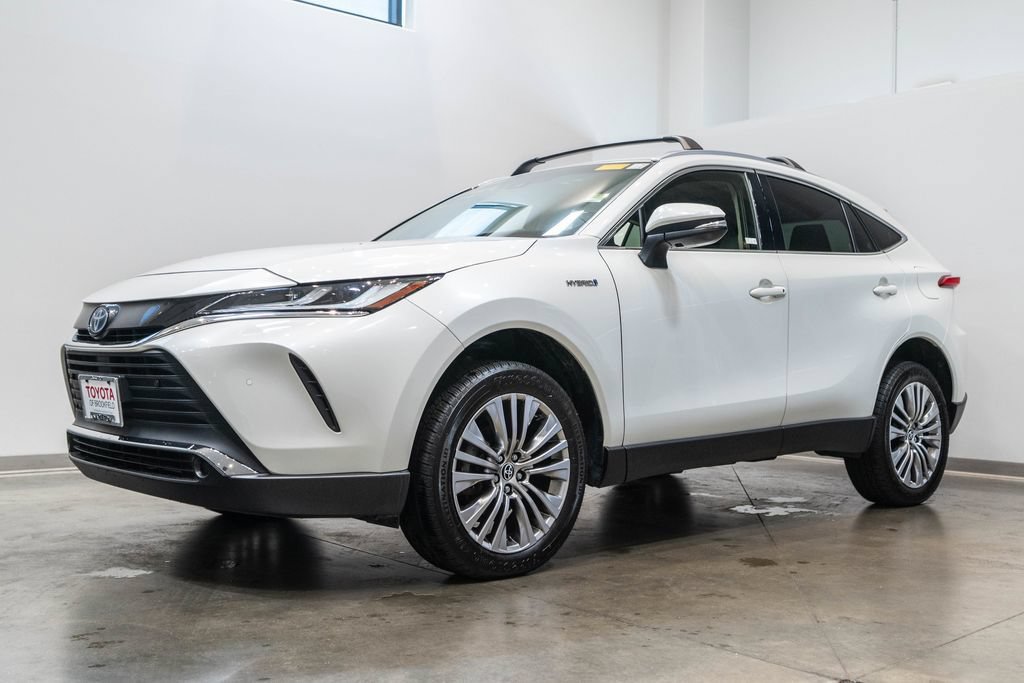 Used 2021 Toyota Venza XLE w/ Softex Package AWD/4WD image 3