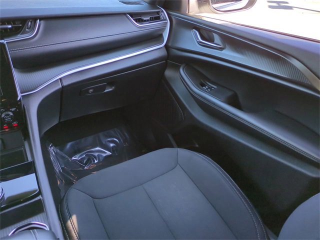 Used 2024 Jeep Grand Cherokee L Laredo w/ Luxury Tech Group I image 17