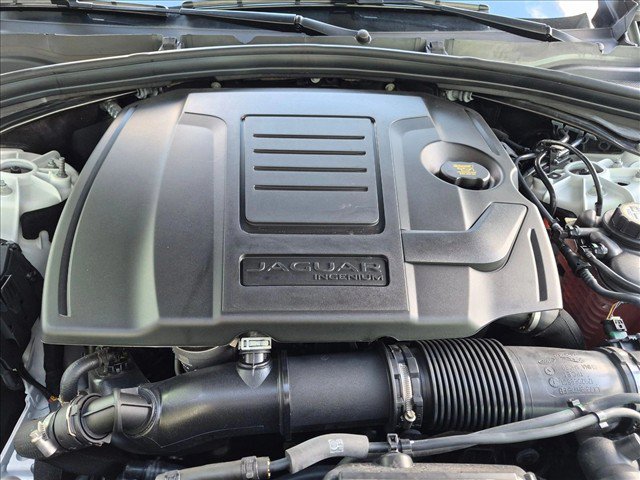 Certified 2026 Jaguar F-PACE R-Dynamic S AWD/4WD image 23