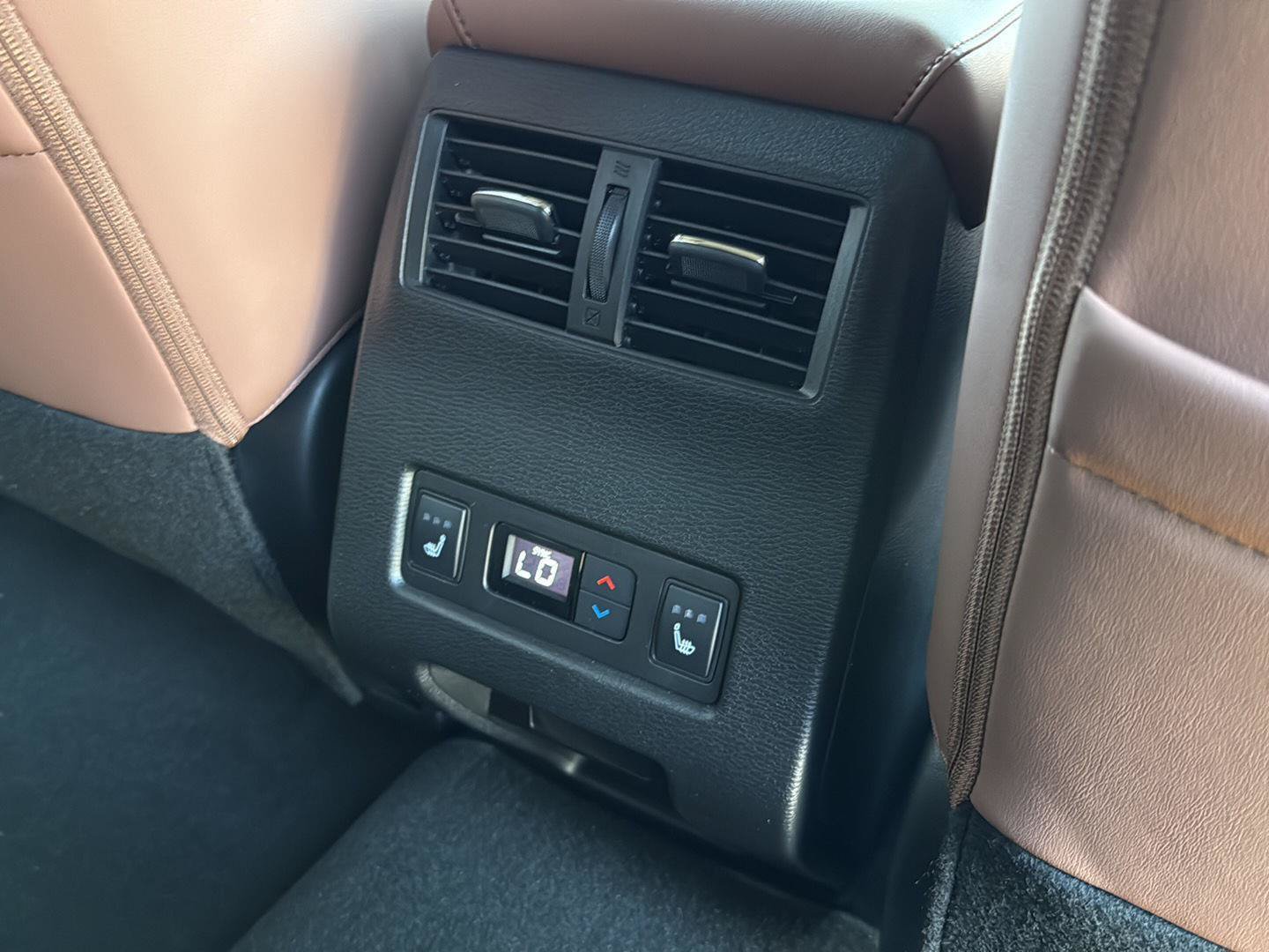 New 2026 Mitsubishi Outlander SEL AWD/4WD image 36