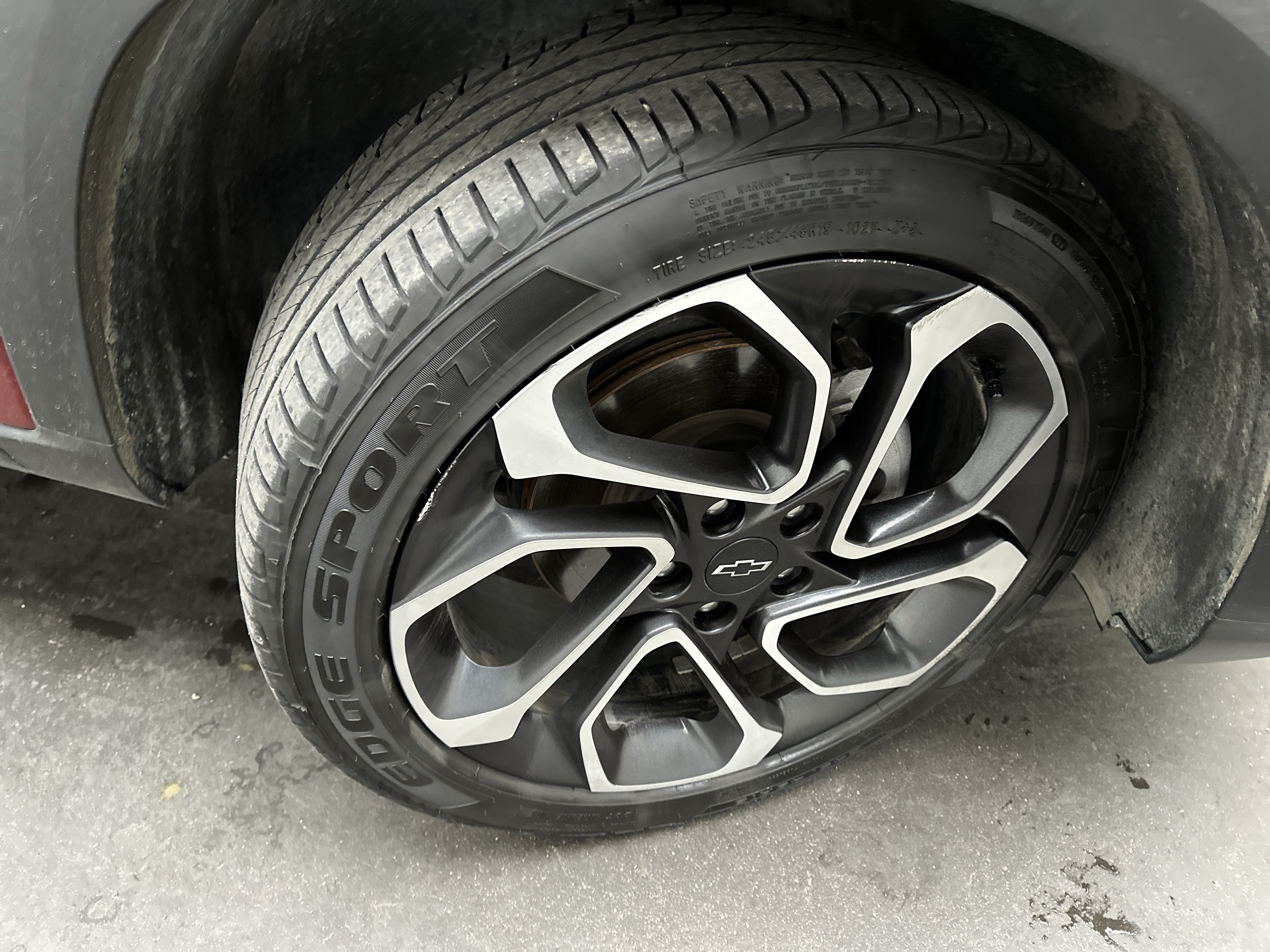 Used 2025 Chevrolet Trax RS w/ Sunroof Package FWD image 11