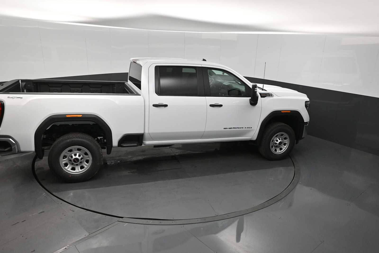 New 2026 GMC Sierra 2500 Pro w/ Convenience Package AWD/4WD image 17