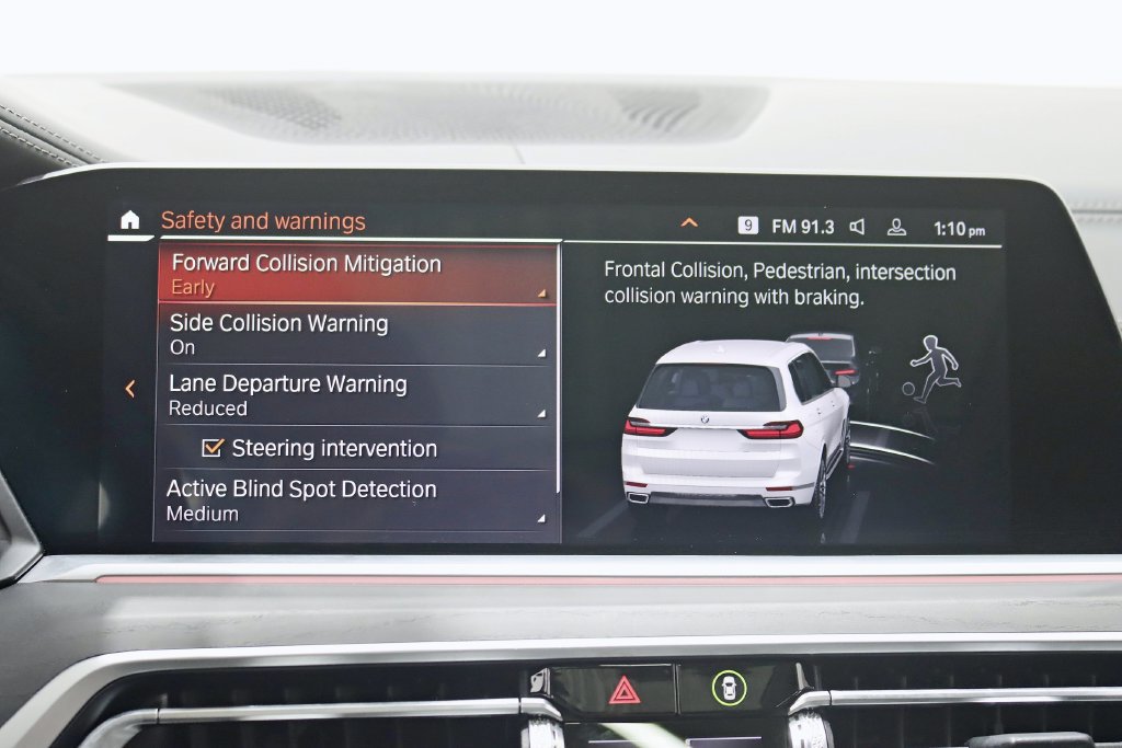 Used 2022 BMW X7 xDrive40i w/ Premium Package AWD/4WD image 23