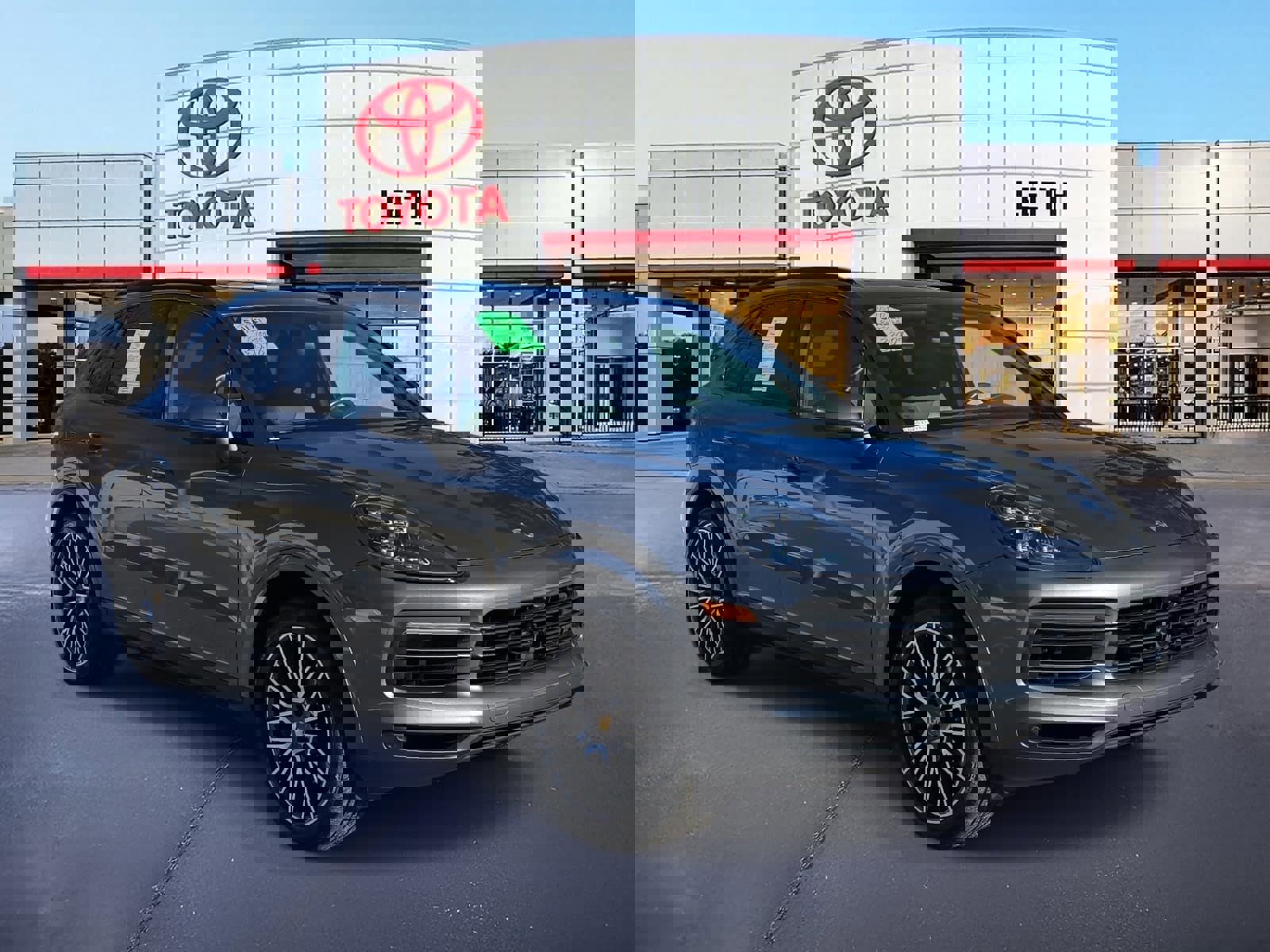 Used 2020 Porsche Cayenne image 3