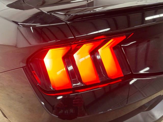 Used 2025 Ford Mustang Premium image 7