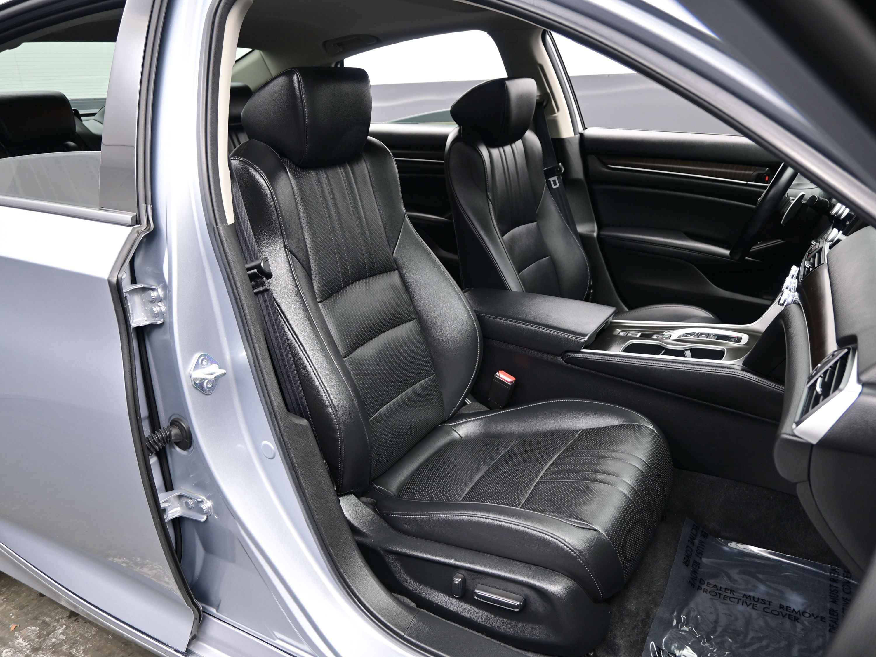 Used 2022 Honda Accord Touring image 14