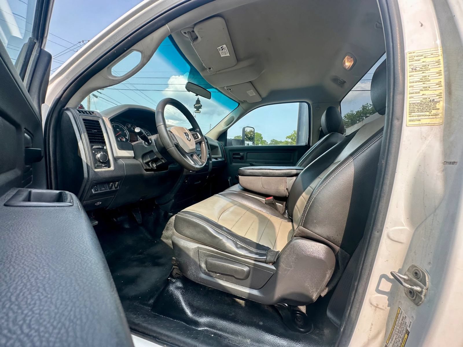Used 2011 RAM 3500 ST w/ ST Decor Group RWD image 5