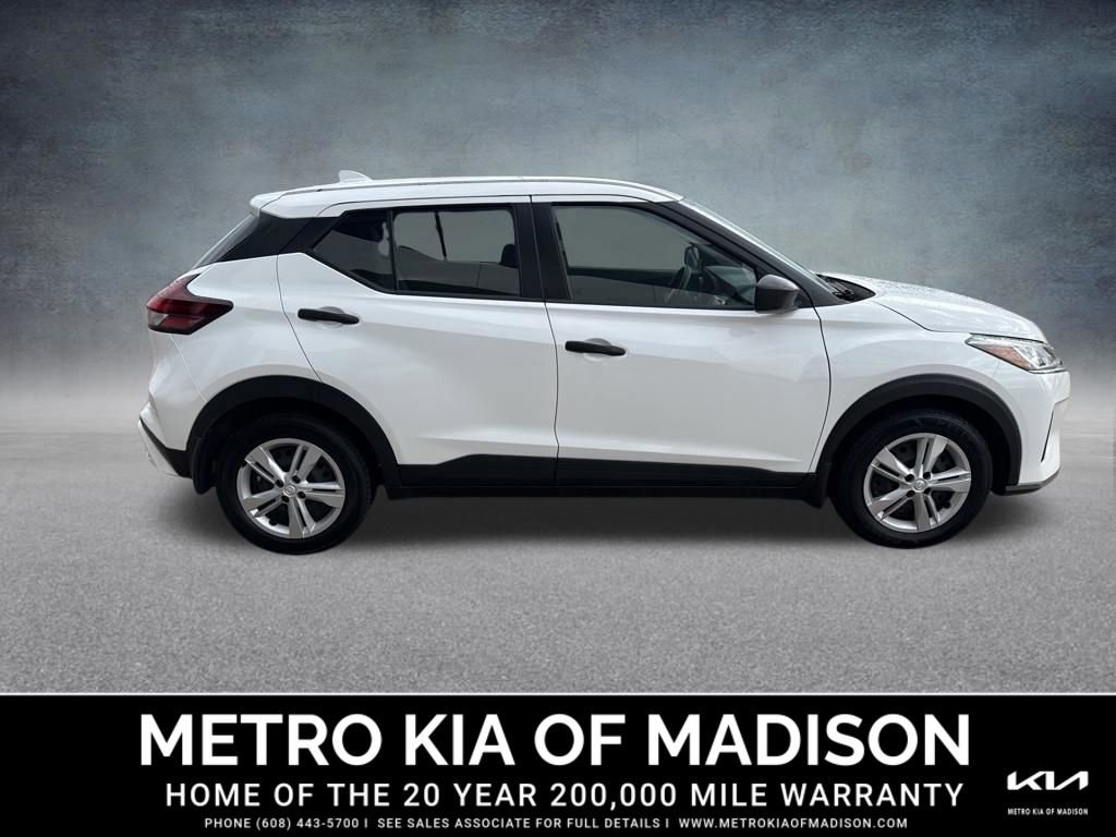 Used 2023 Nissan Kicks S image 7