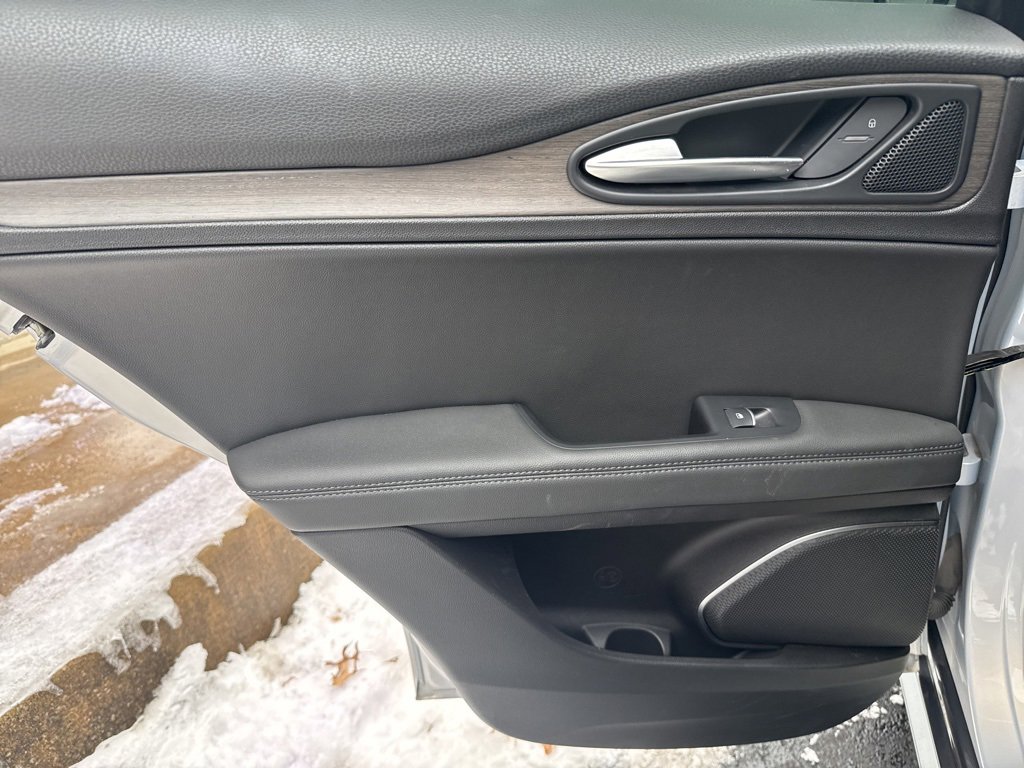 Used 2023 Alfa Romeo Stelvio Ti image 49